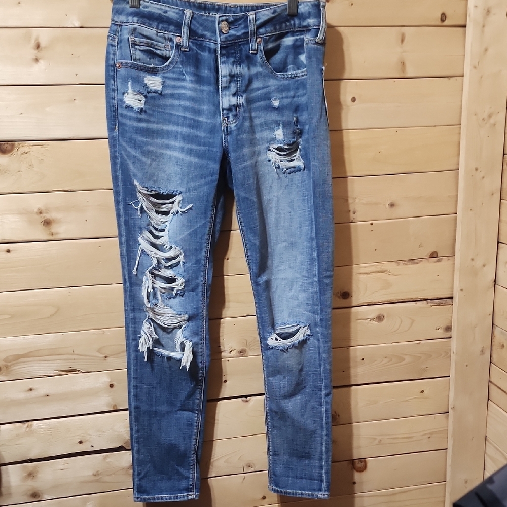 American Eagle Outfitters Jeans Thrashed Size 4 Distressed Straight Leg Tom Girl